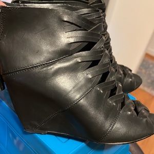 DV Dolce Vita women’s booties size 8 1/2